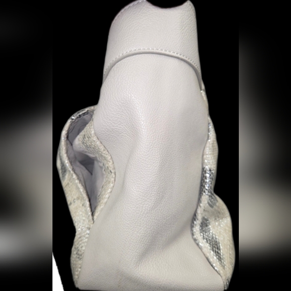 JLO Gray Faux Snakeskin Hobo/Satchel Bag Silvertone Chain Link Shoulder Straps - Picture 4 of 13